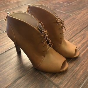 Louise et Cie Tan Lace Up, Zipper Back Ankle Boot